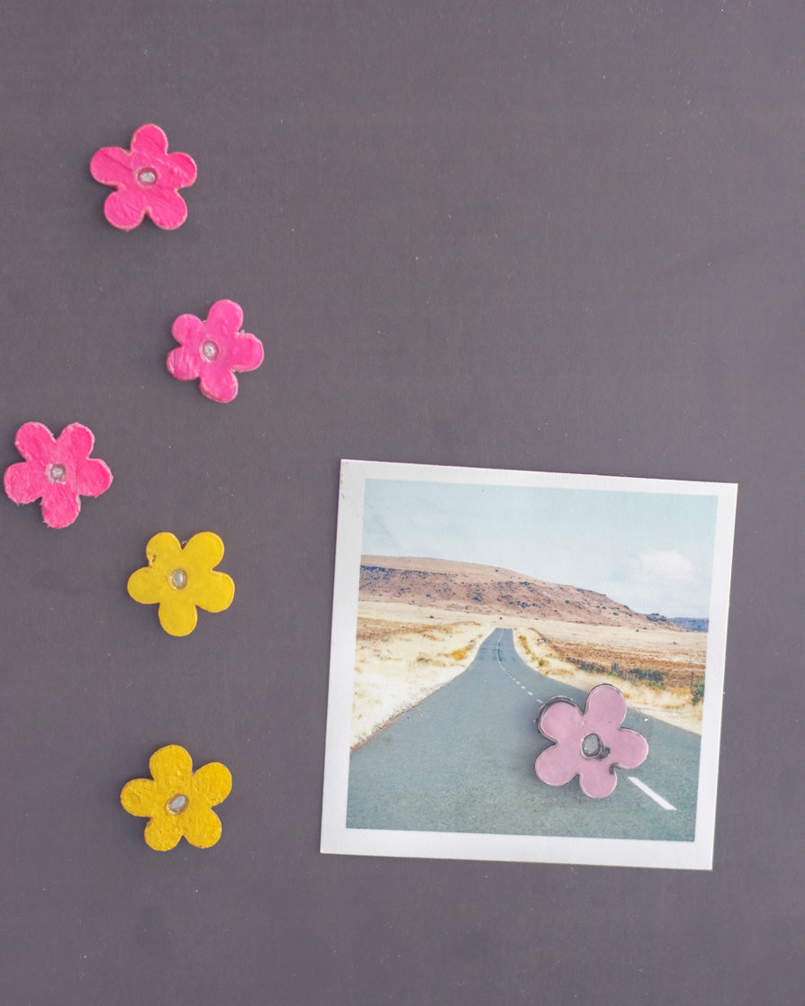 Upcycled Plastic Daisy Magnet | set of 3